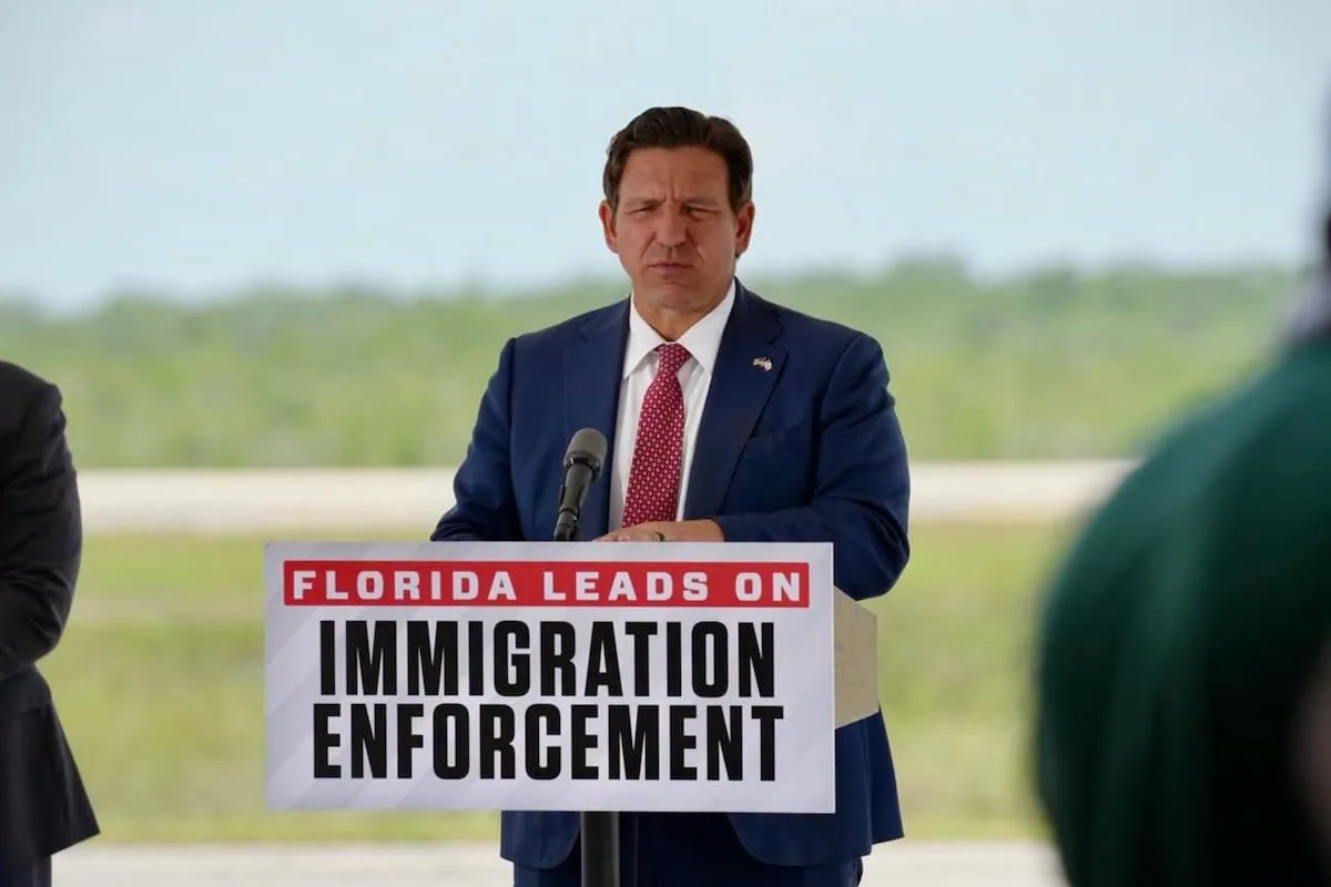 Una jueza exige pruebas a DeSantis sobre el cierre de Alligator Alcatraz
