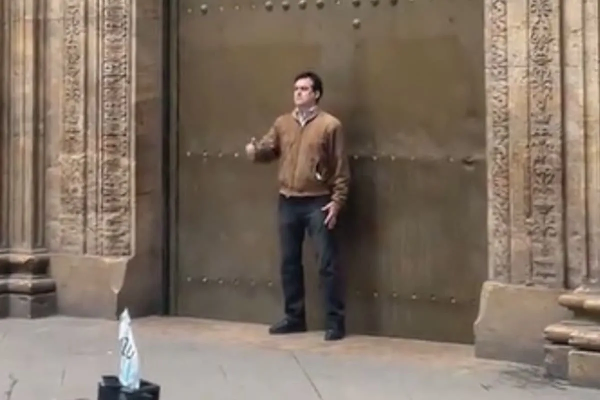 De cantar por monedas en Microcentro a viralizarse: la historia del tenor lírico Pablo Lallana