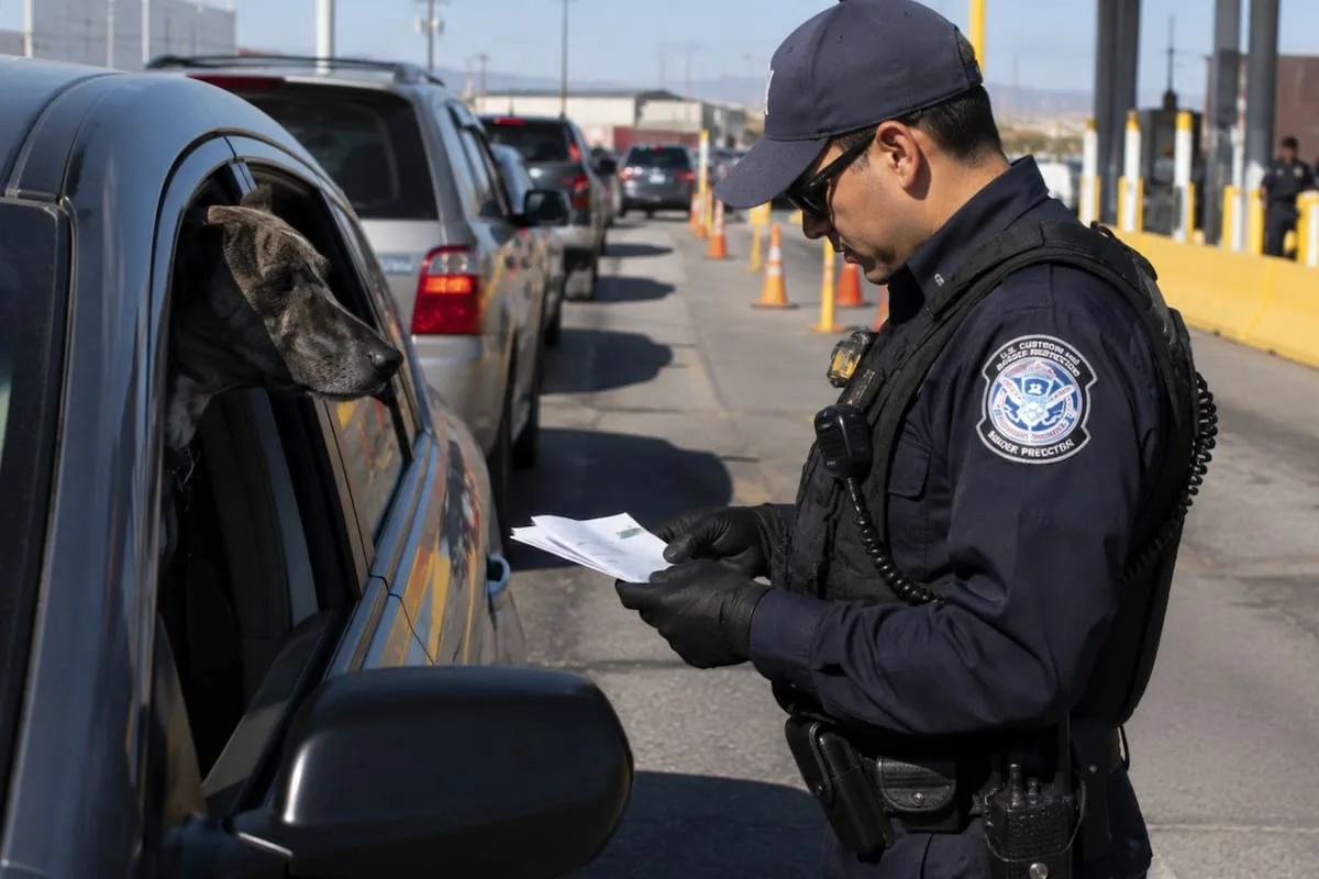 CBP advierte: los requisitos para cruzar la frontera desde México con perros