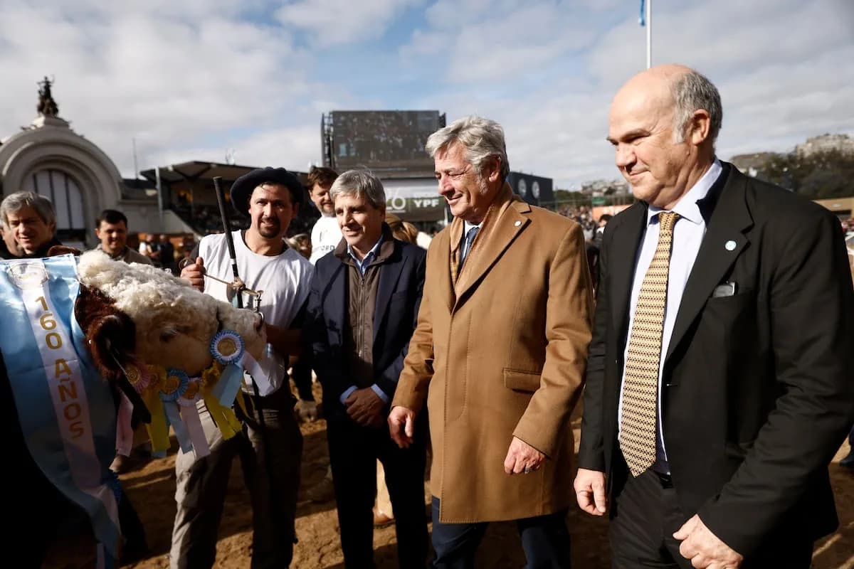 Luis Caputo confesó que tiene vacas y que Milei no anunciará nuevas medidas para el campo