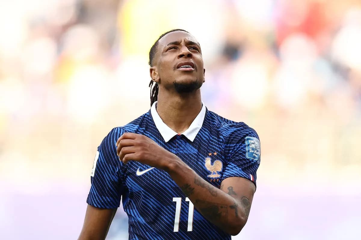 Francia pide a FIFA anular la amarilla a Olise tras el indulto a Balogun