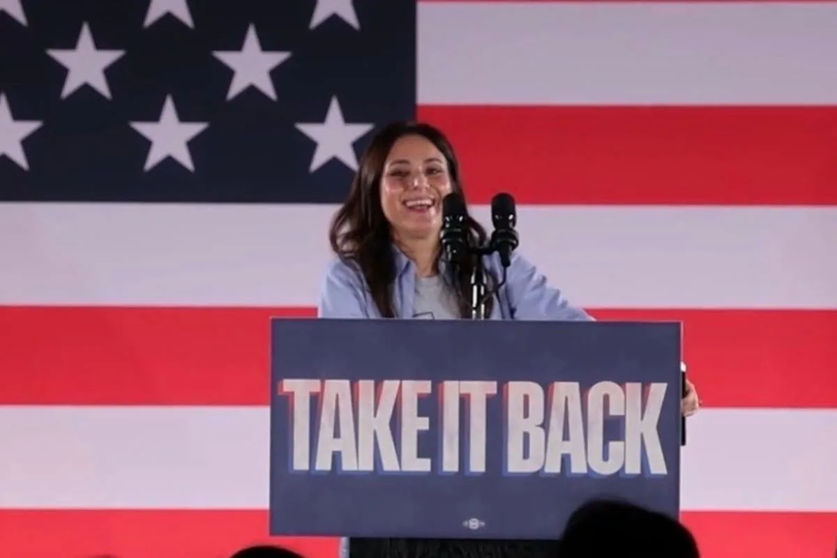 Gina Hinojosa propone reembolso de US$1500 por impuestos a texanos