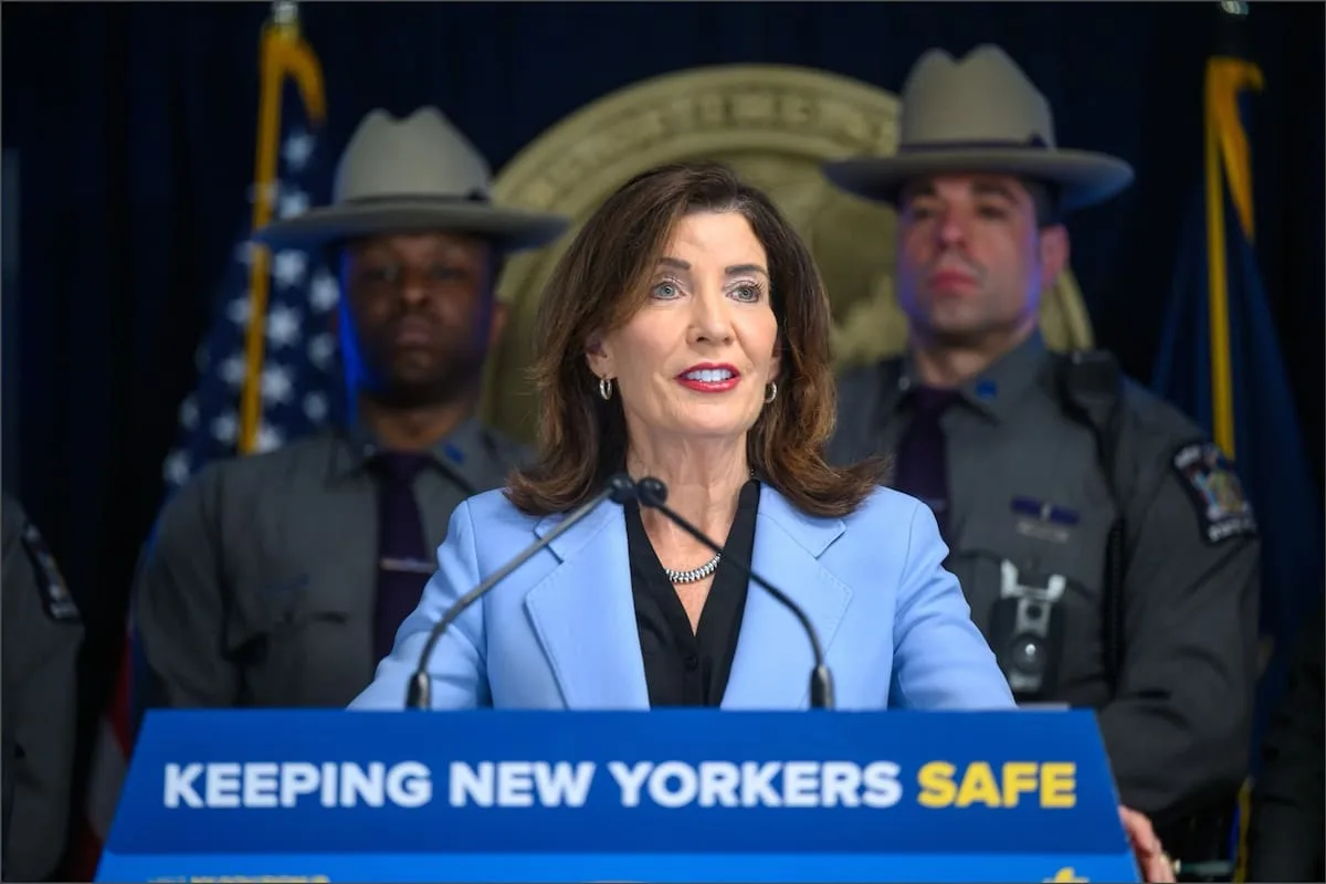 Nueva York endurece el control de armas ante los cambios federales de Trump