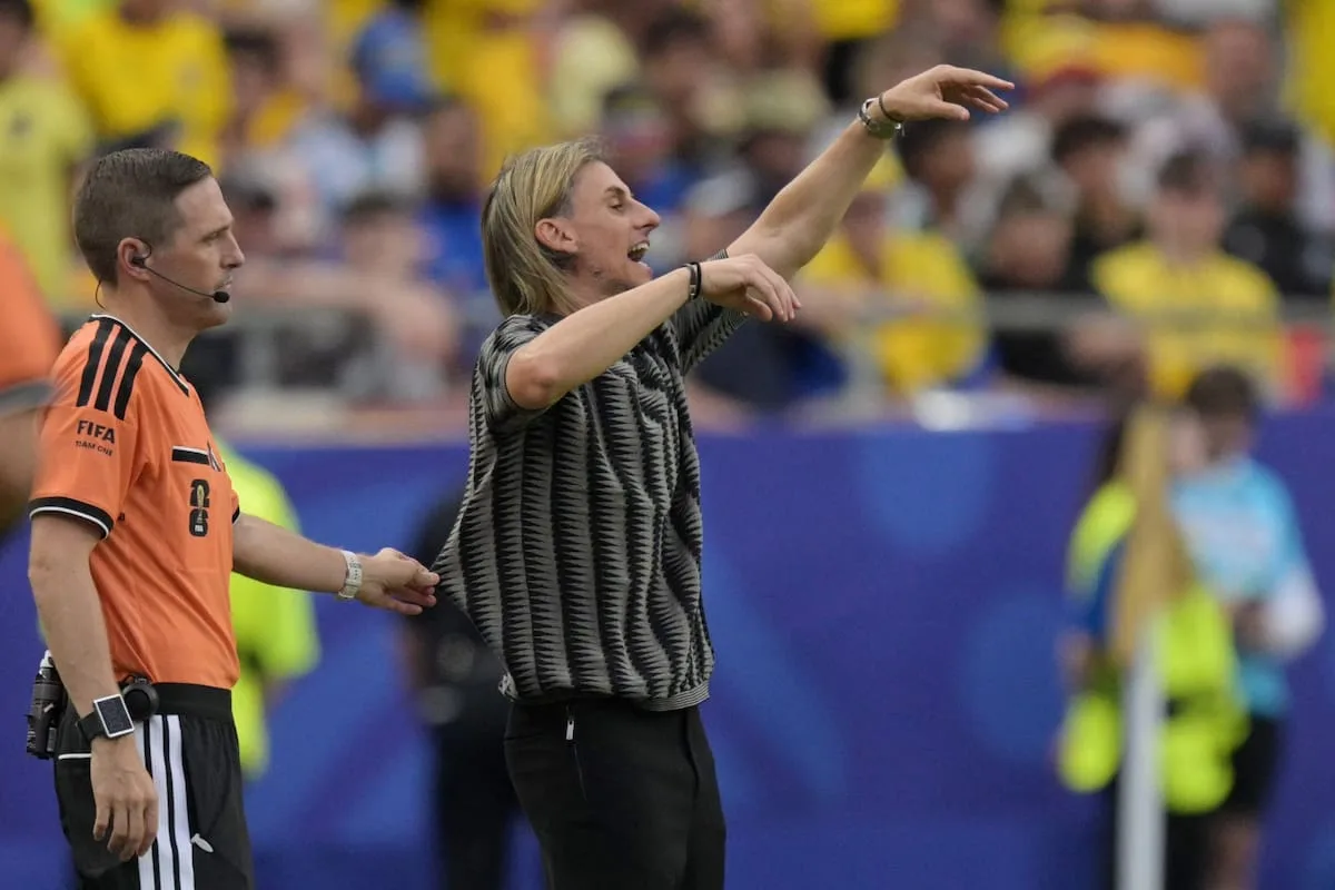 Beccacece bajo presión: Ecuador necesita vencer a Alemania para seguir en el Mundial