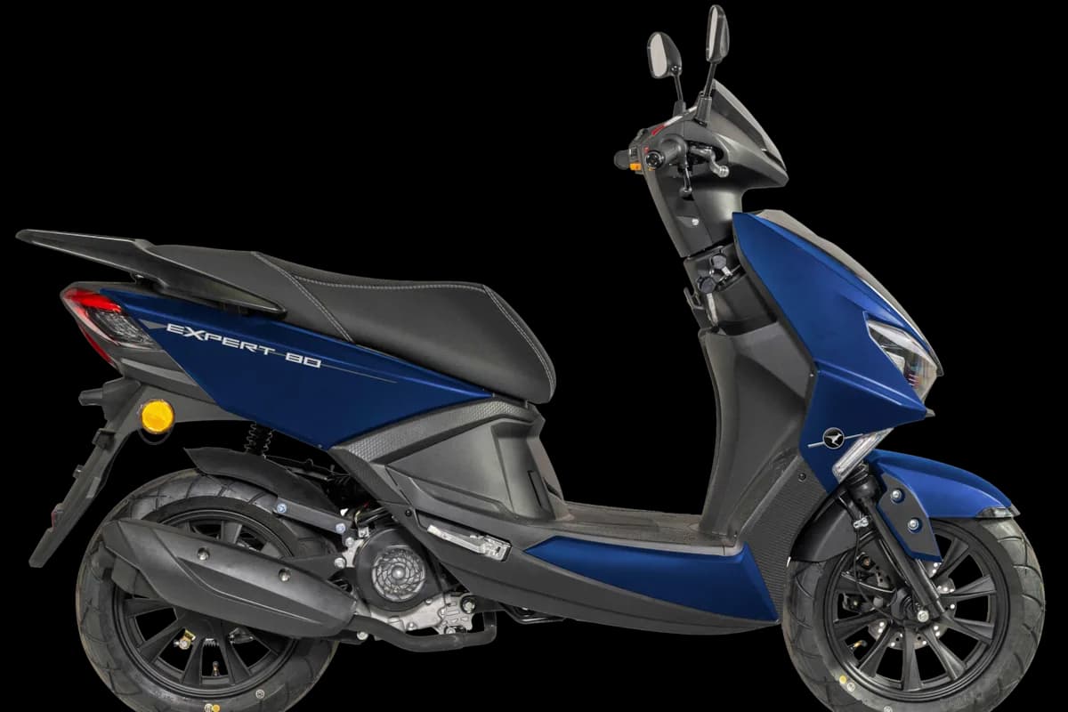 Corven lanza dos scooters accesibles en un boom de ventas de motos
