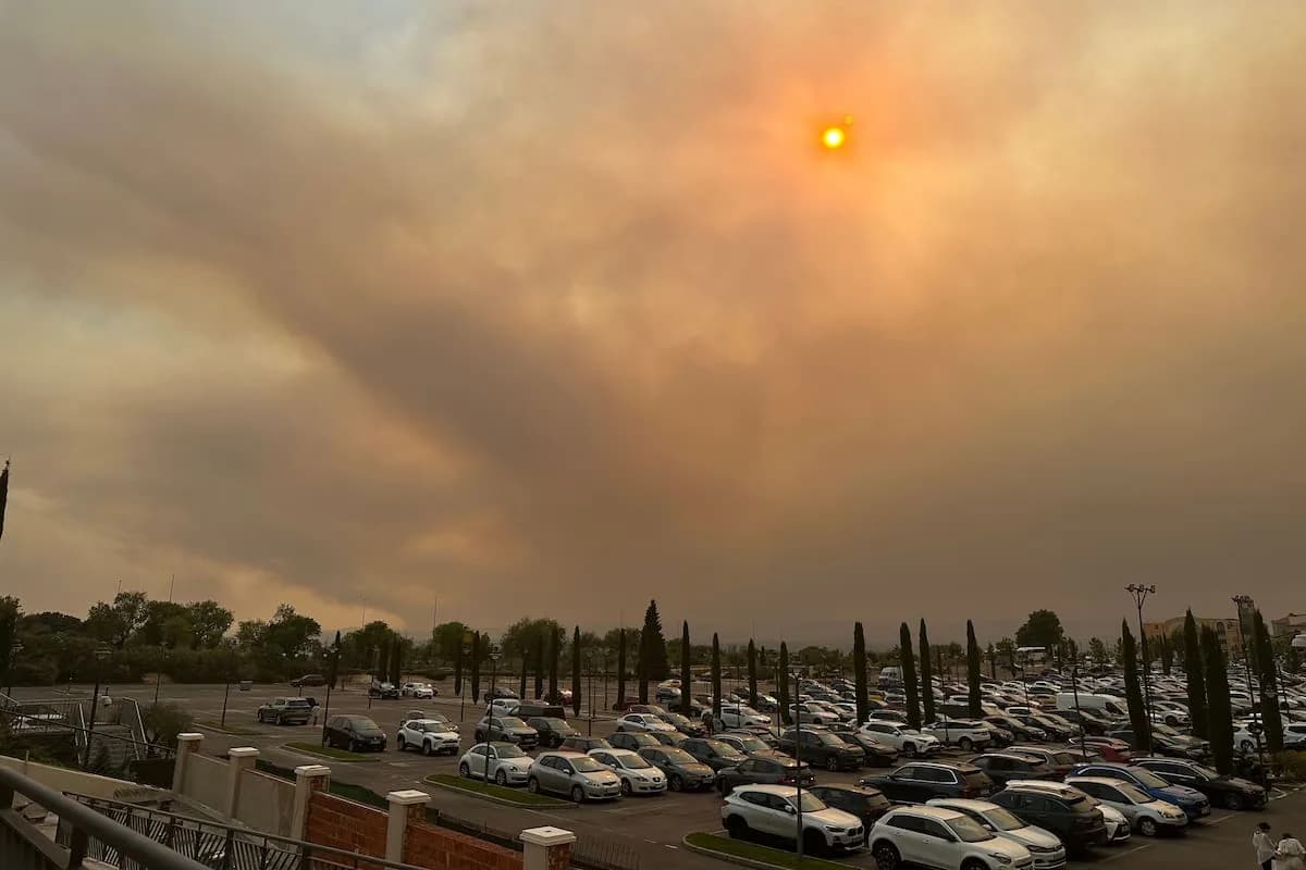Ola de calor y vientos intensifican incendios en Francia y España