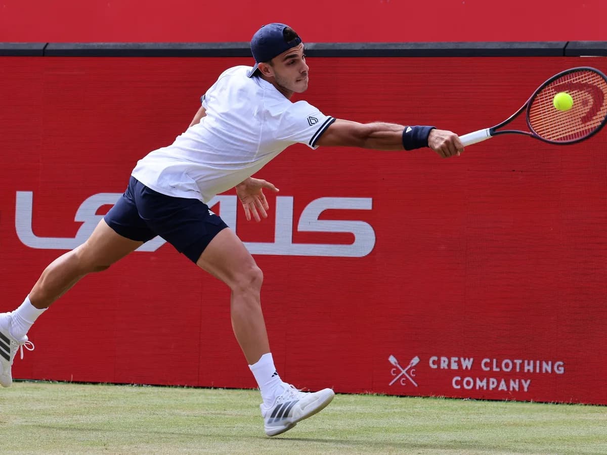 La batalla contra el césped: por qué los argentinos siguen esquivando la superficie más exigente del tenis