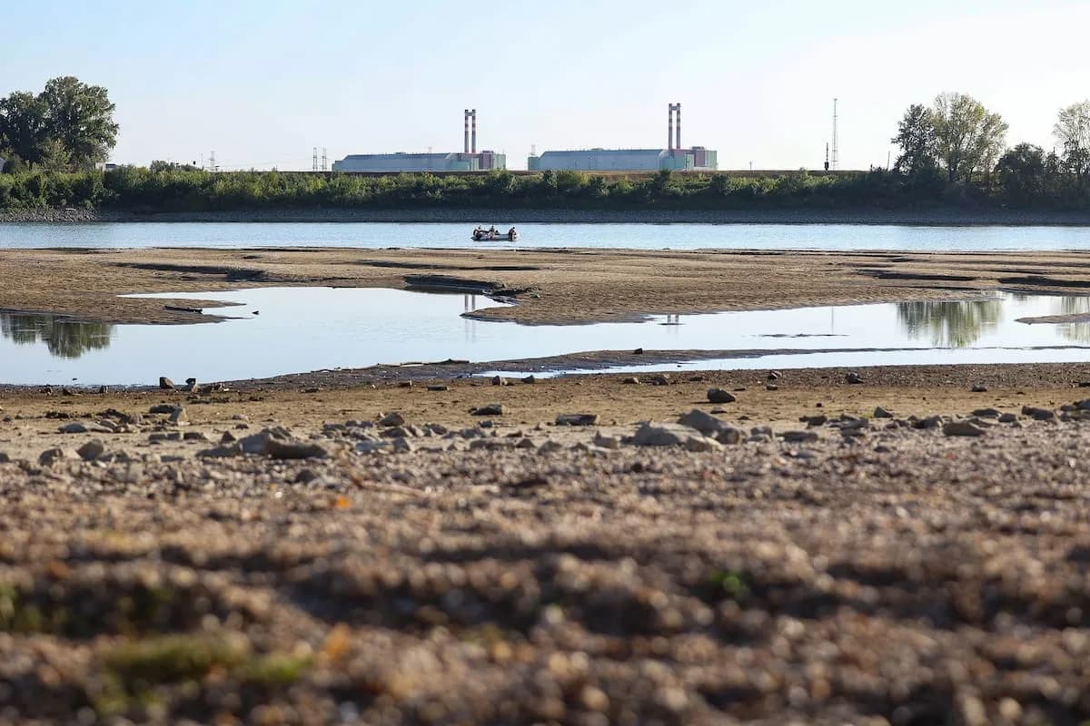 Hungría apagó por primera vez su única central nuclear por la histórica bajante del Danubio