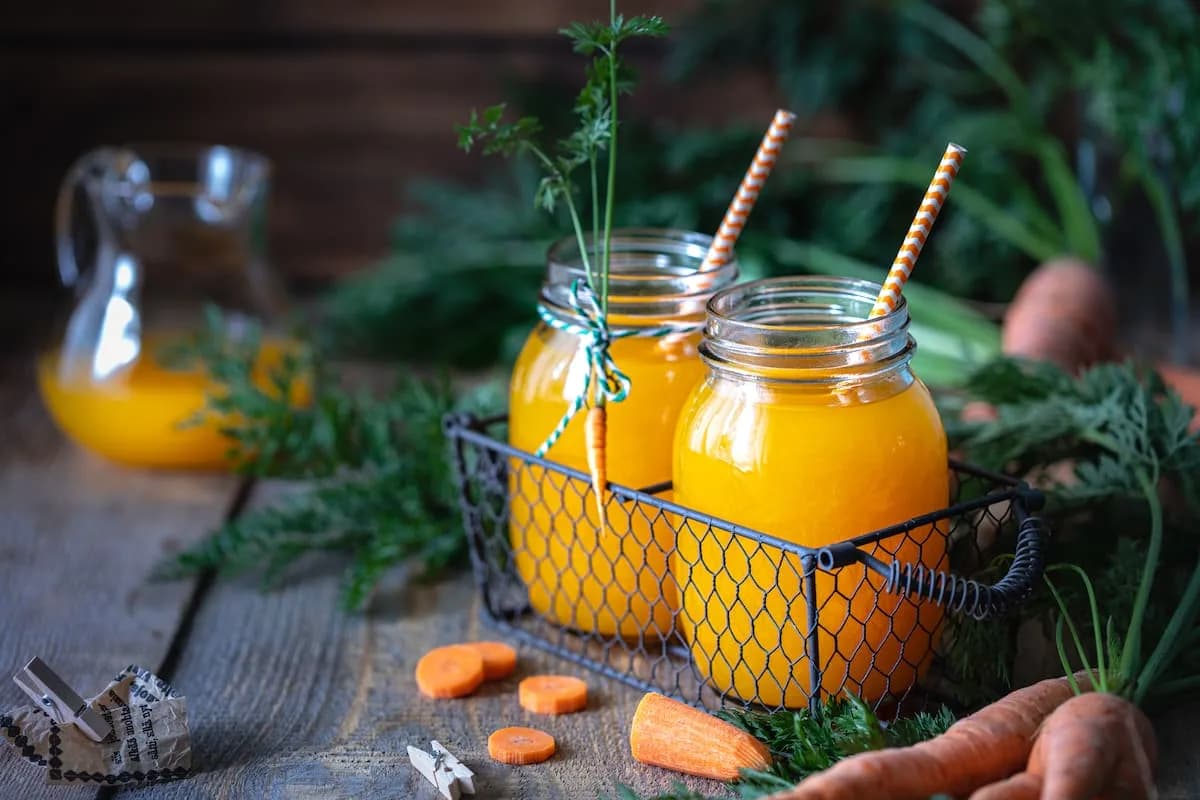 Consumo diario de jugo de zanahoria mejora la capacidad antioxidante y disminuye presión sistólica