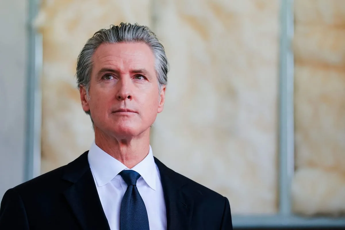 California casi triplica su red pública de internet: 1250 millas operativas