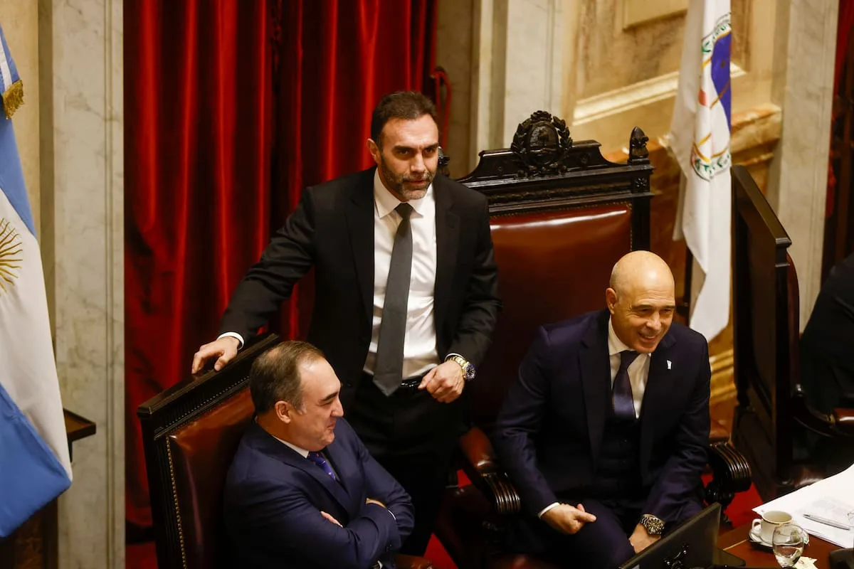 El Senado avanza con la ley de propiedad privada que acelera desalojos