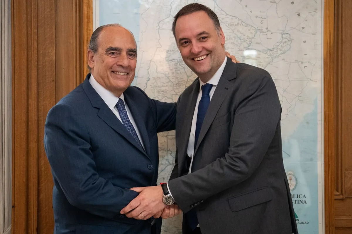 Francos cuestiona la idoneidad de Adorni y celebra la llegada de Santilli a Jefatura de Gabinete