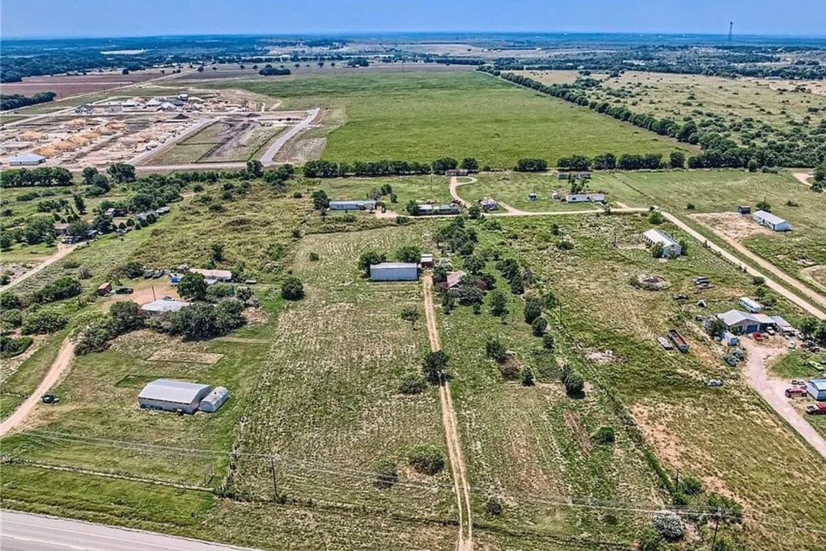 Maxwell, el pueblo de Texas cerca de Austin donde la casa media cuesta US$194.900