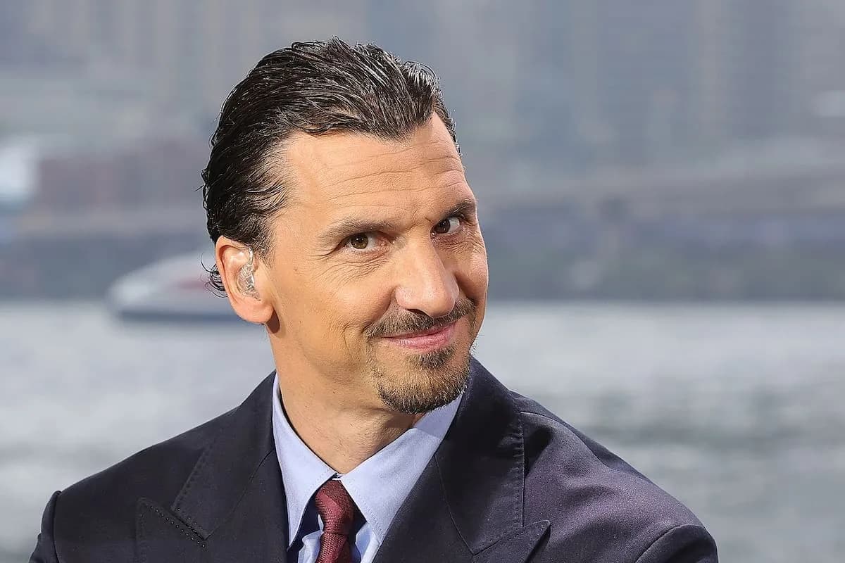 Zlatan Ibrahimovic: "Si hubiera estado en la cancha, le daba un cabezazo a Paredes"