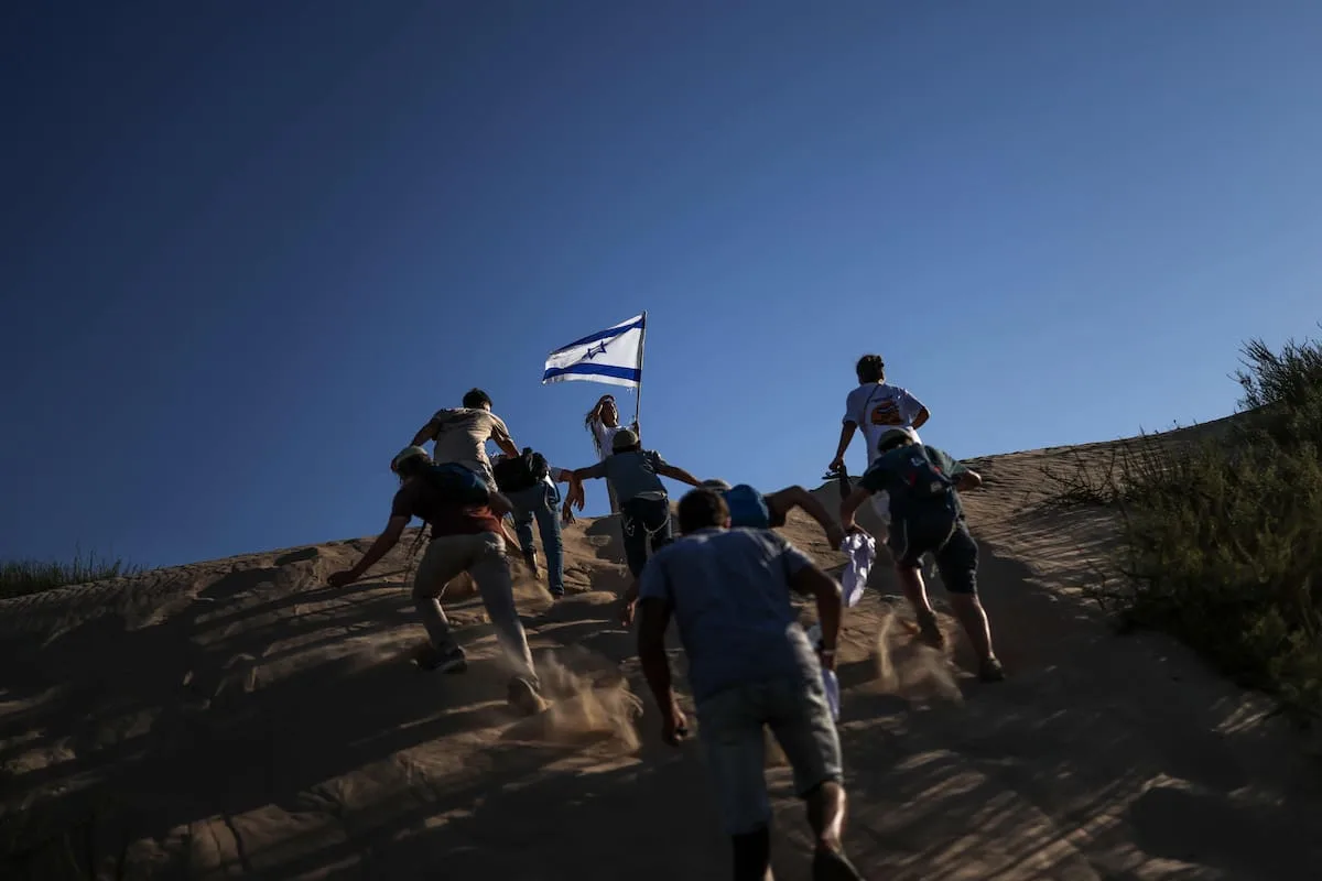 Colonos israelíes marchan hacia Gaza con respaldo de ministros ultraderechistas