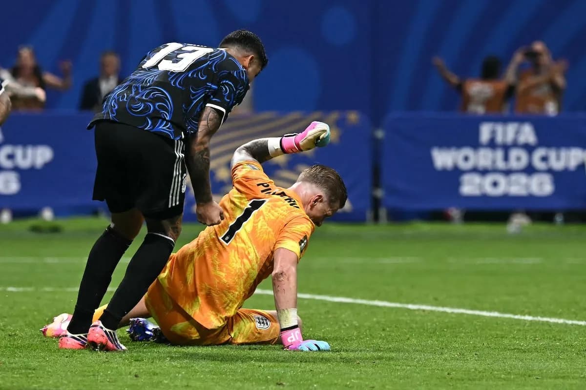 Cuti Romero volvió a festejar con furia: le gritó el gol del empate a Pickford y Guéhi