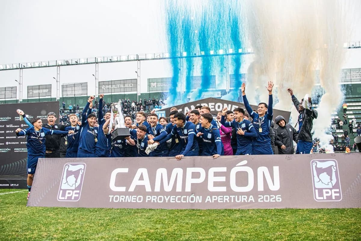 Racing venció a River con dos hombres de más y ganó el Torneo Proyección