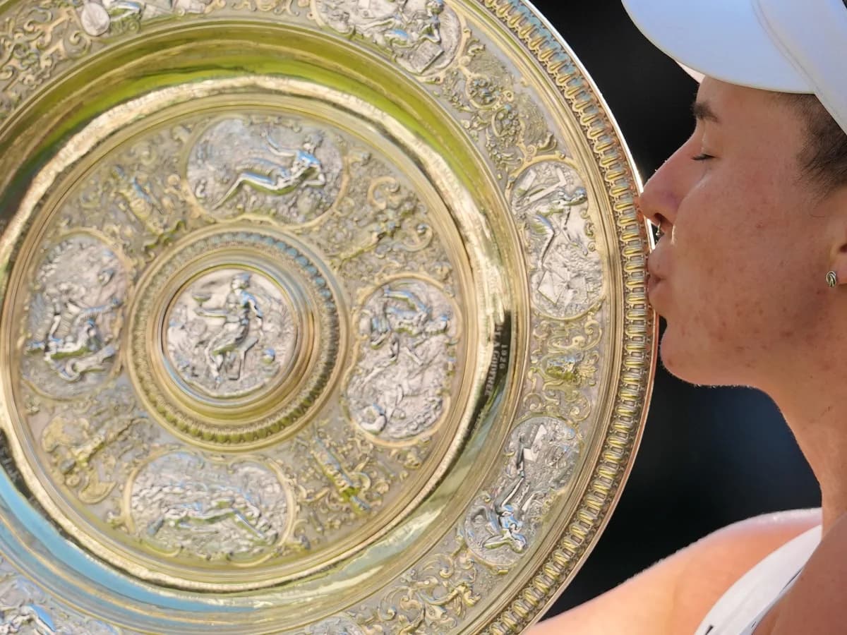 Linda Noskova, campeona de Wimbledon: el beso al cielo que emocionó al mundo