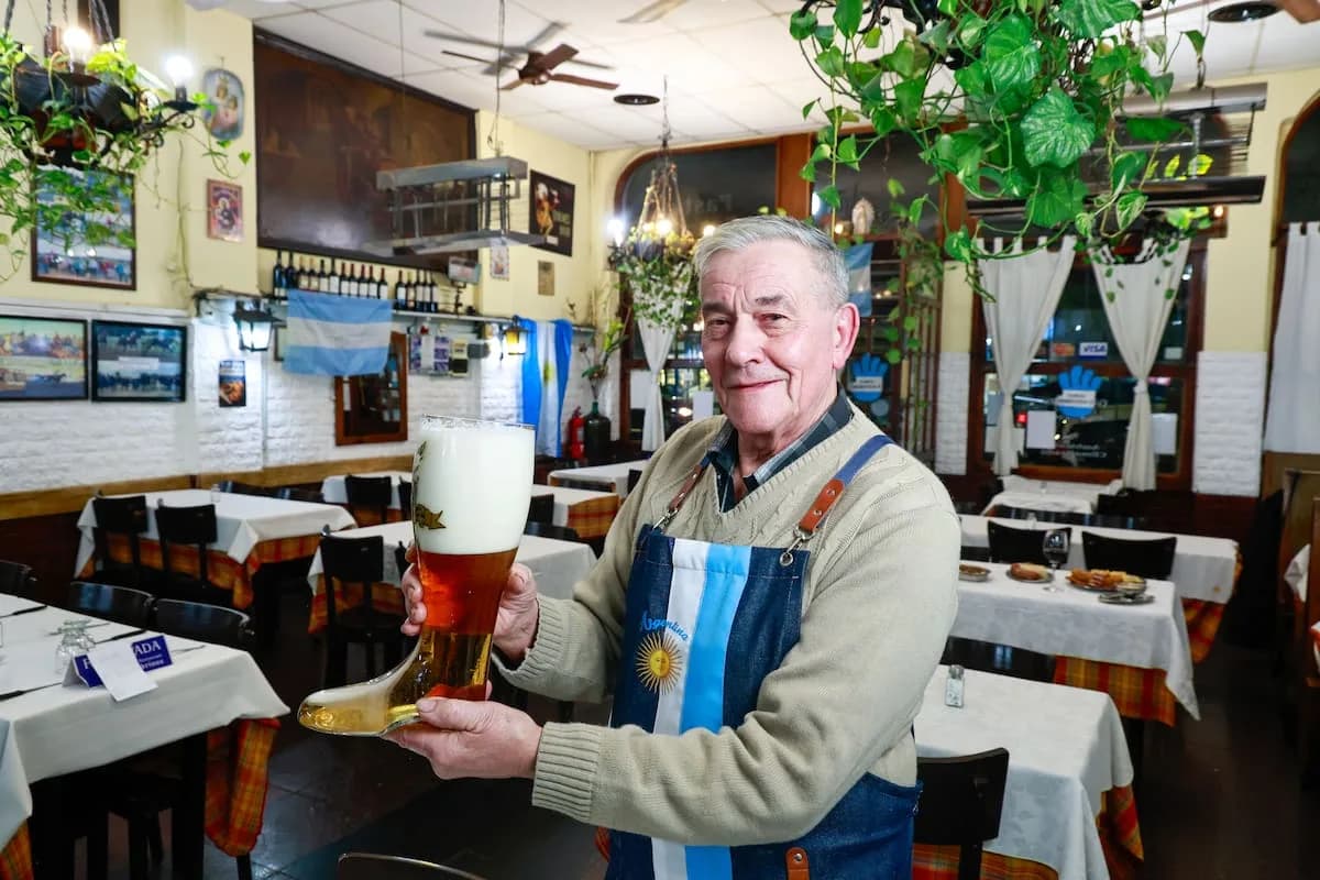 Gambrinus: el bodegón alemán de 108 años que sobrevive con tradición y café de cortesía