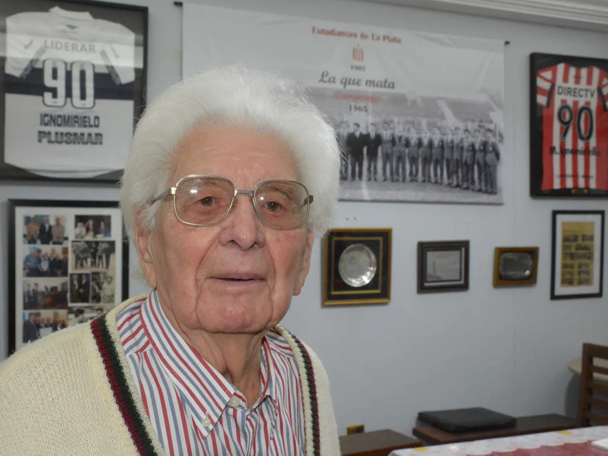 Murió Miguel Ignomiriello, el maestro que formó a la "Tercera que Mata" y dirigió a la Selección