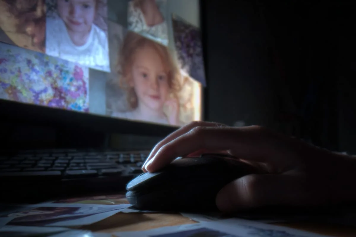 Aumentan 73% los delitos sexuales contra niños en entornos digitales