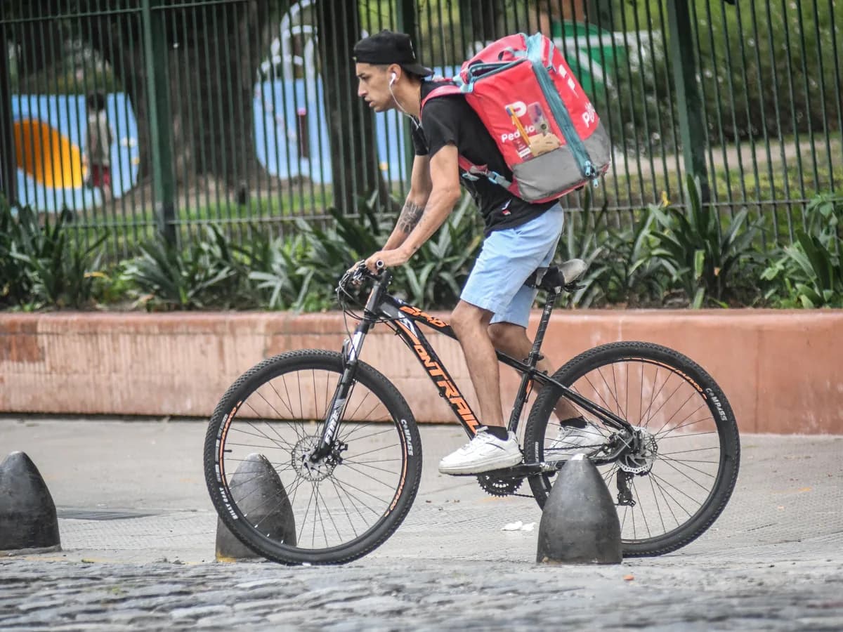 Más de medio millón de empleos de baja calidad se crearon en la era Milei