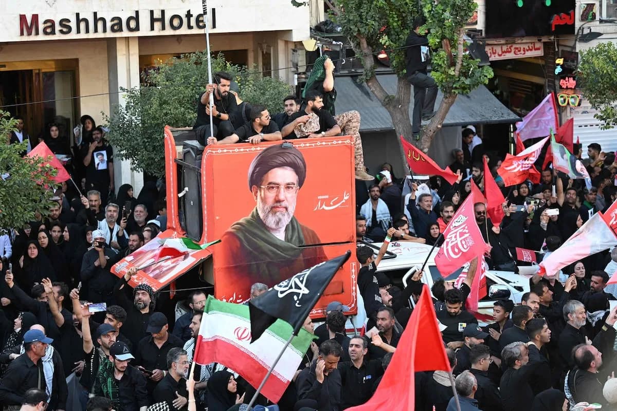 La ausencia de Mojtaba Khamenei en los funerales de su padre genera incertidumbre en Irán