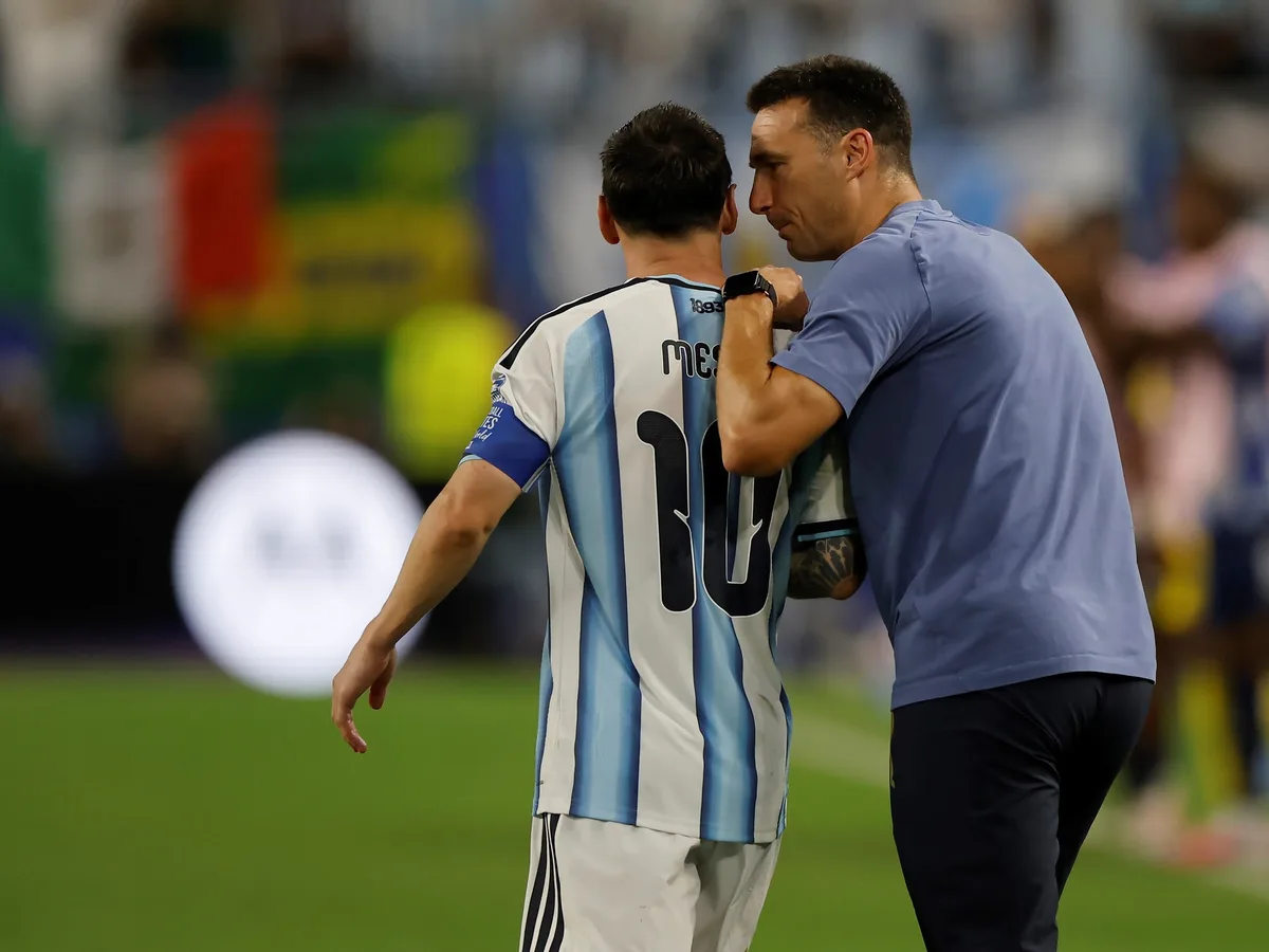 Messi y Scaloni: el liderazgo que la política no supo imitar