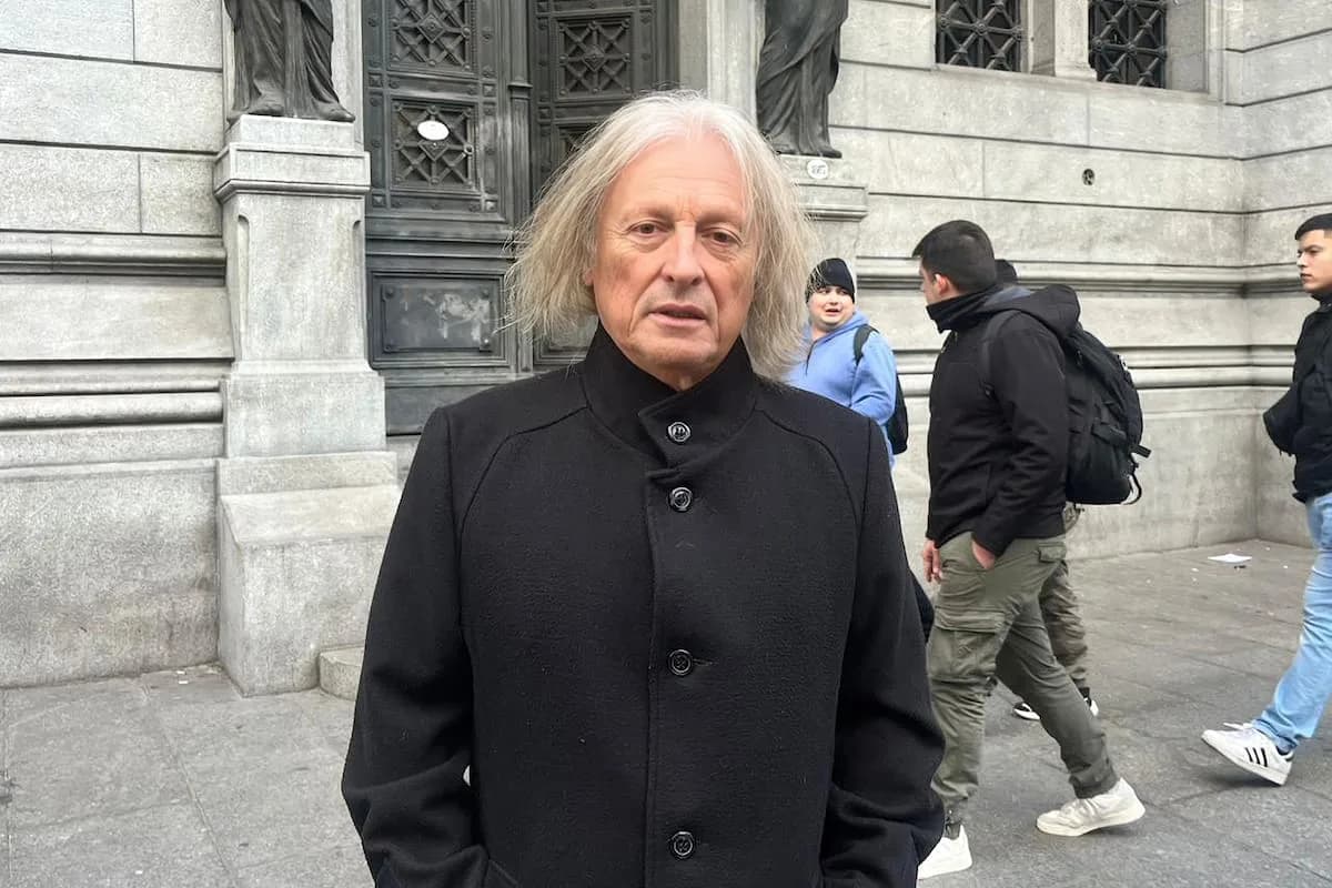 Villarruel recibe al Pollo Sobrero en el Senado para hablar del estado de los trenes