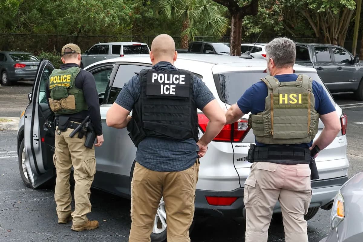 Deportado por ICE tras una parada de tránsito: demanda a Houston por retención ilegal