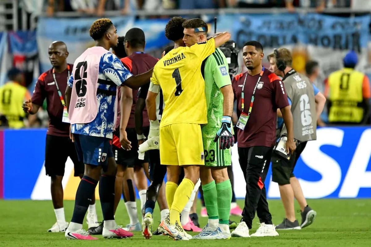 Argentina sobrevive al susto y debuta con un triunfo agónico ante Cabo Verde en el Mundial