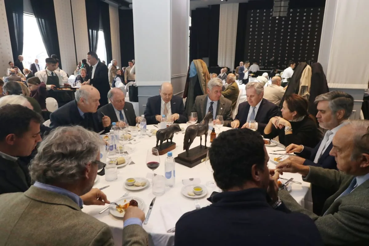 Sturzenegger y Quirno en la Rural: el posible fin del aporte obligatorio al IPCVA