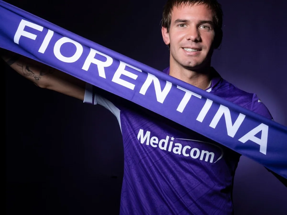 Franco Mastantuono fue presentado en Fiorentina y reveló por qué eligió el club: "No lo dudé"