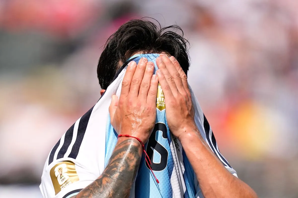 La foto que Paredes, Cuti y Lautaro compartieron con Licha Martínez tras la final del Mundial