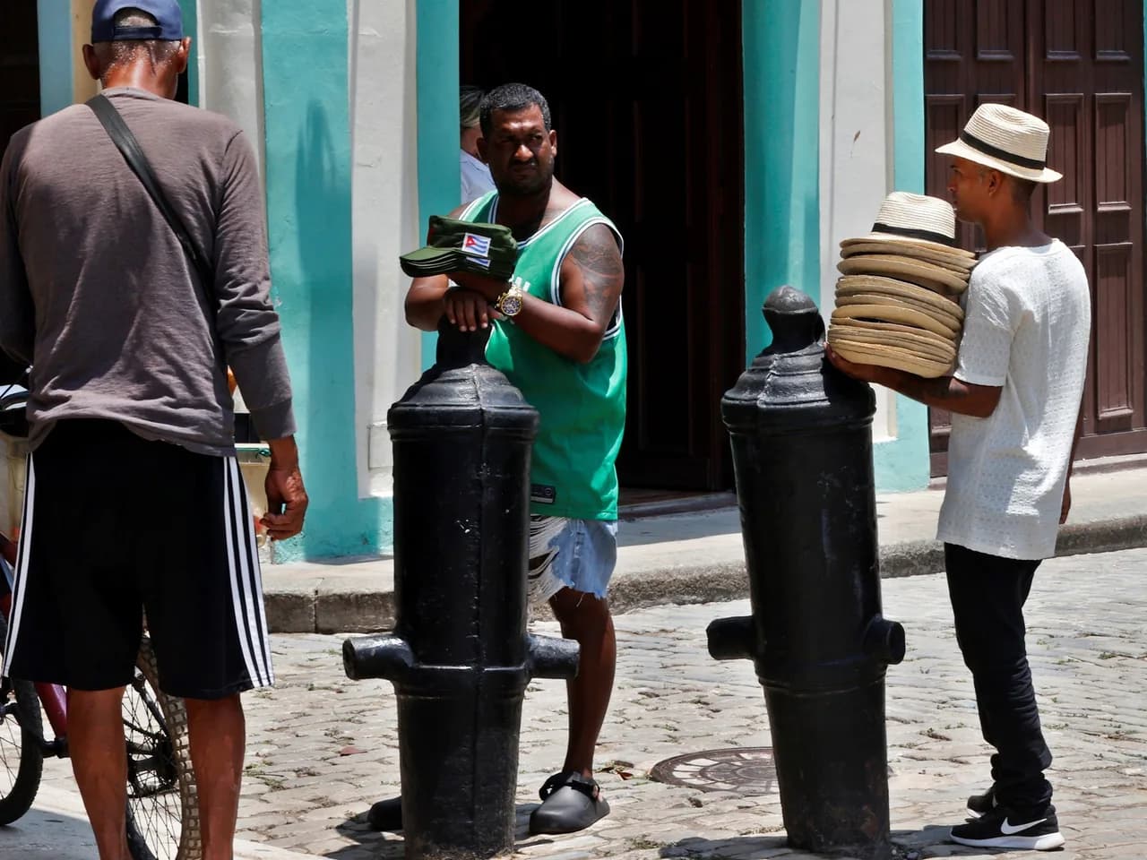 Cuba suspende Visa y Mastercard; Meliá abandona 15 hoteles por sanciones de Trump