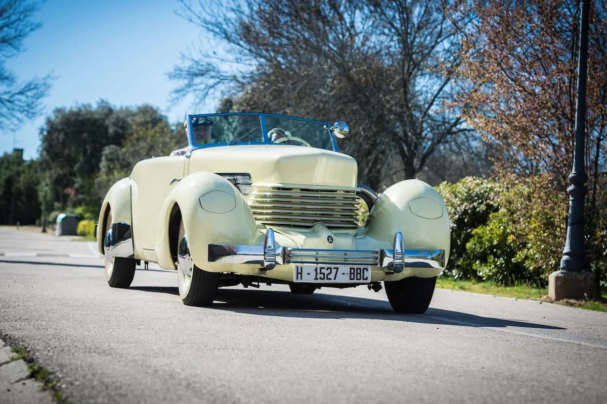 El Cord 810: el auto que inventó los faros retráctiles y revolucionó el diseño deportivo