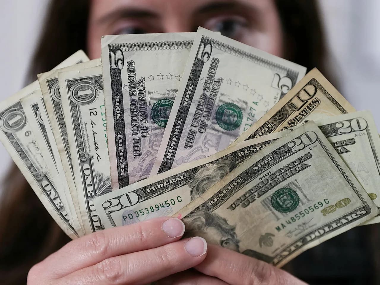 Dólar hoy: cotización oficial y blue en tiempo real