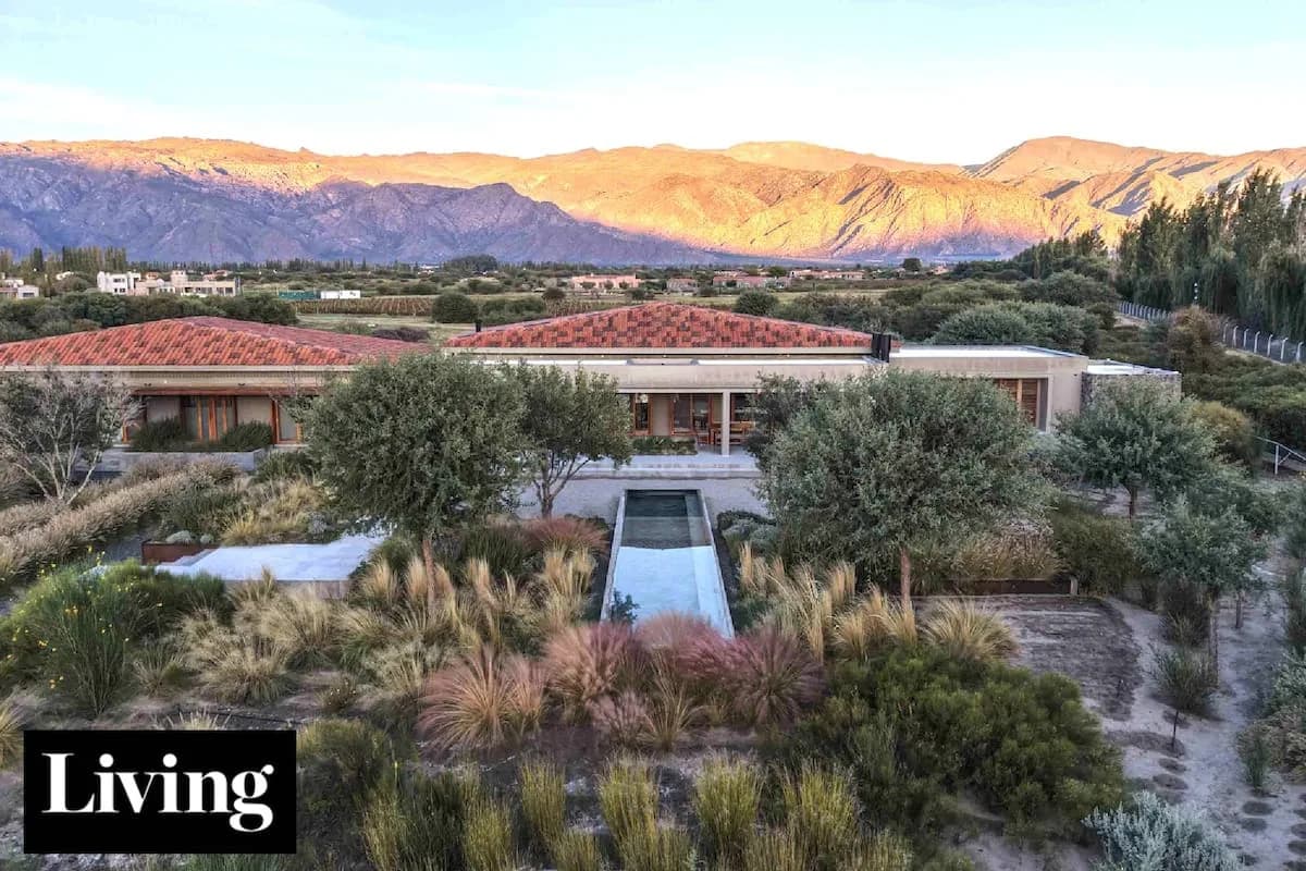 Una casa en Cafayate: arquitectura y paisaje en armonía con la cordillera