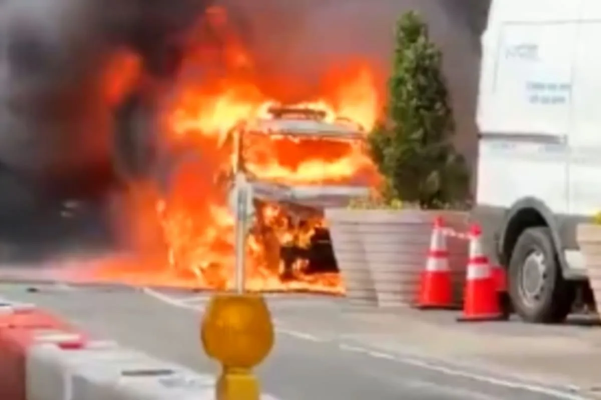 Un auto explotó cerca del Toro de Wall Street y generó pánico en Nueva York