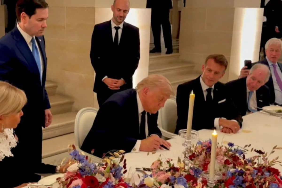 Trump y el presidente iraní firman acuerdo que pone fin a la guerra en Medio Oriente