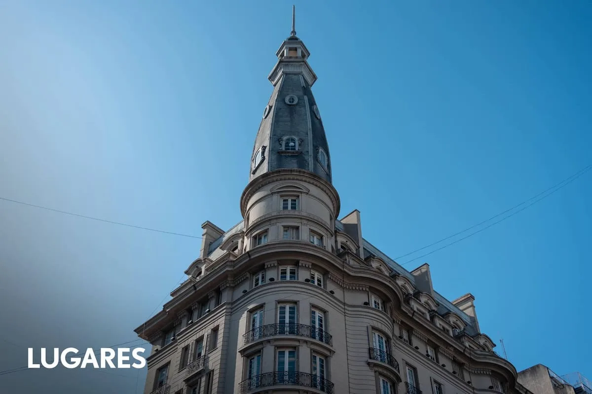 Un edificio de 100 años con cúpula francesa que hoy funciona como sanatorio