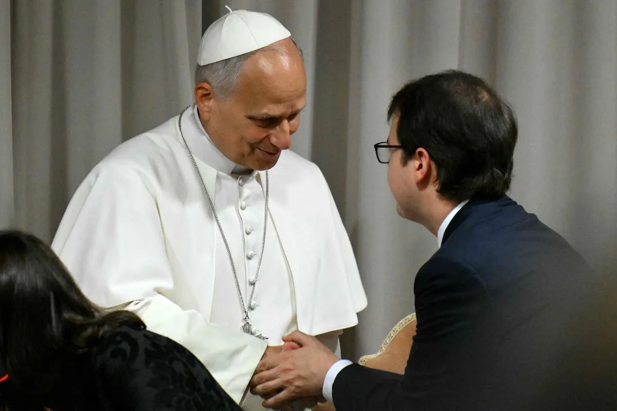 El Papa León XIV advierte sobre los riesgos de la IA en democracia, empleo y conflictos