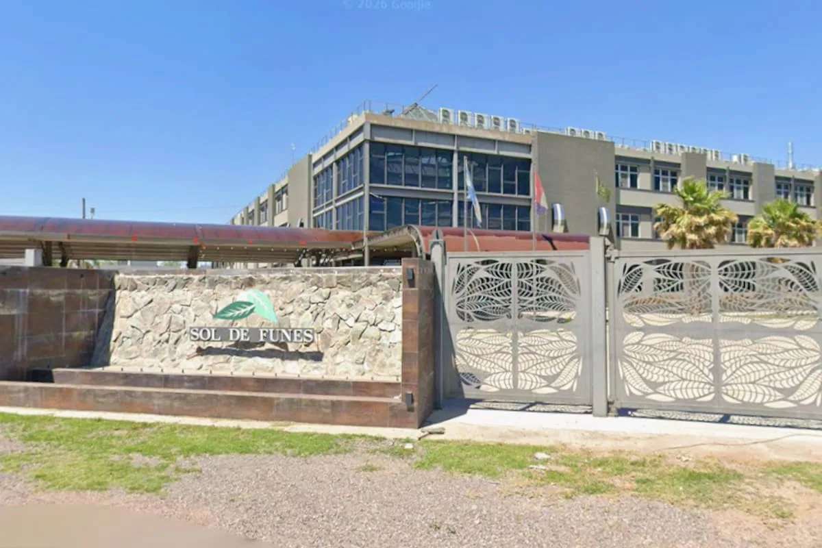 Un empresario reparó por su cuenta una colectora en Santa Fe y Vialidad Nacional le ordenó deshacerlo