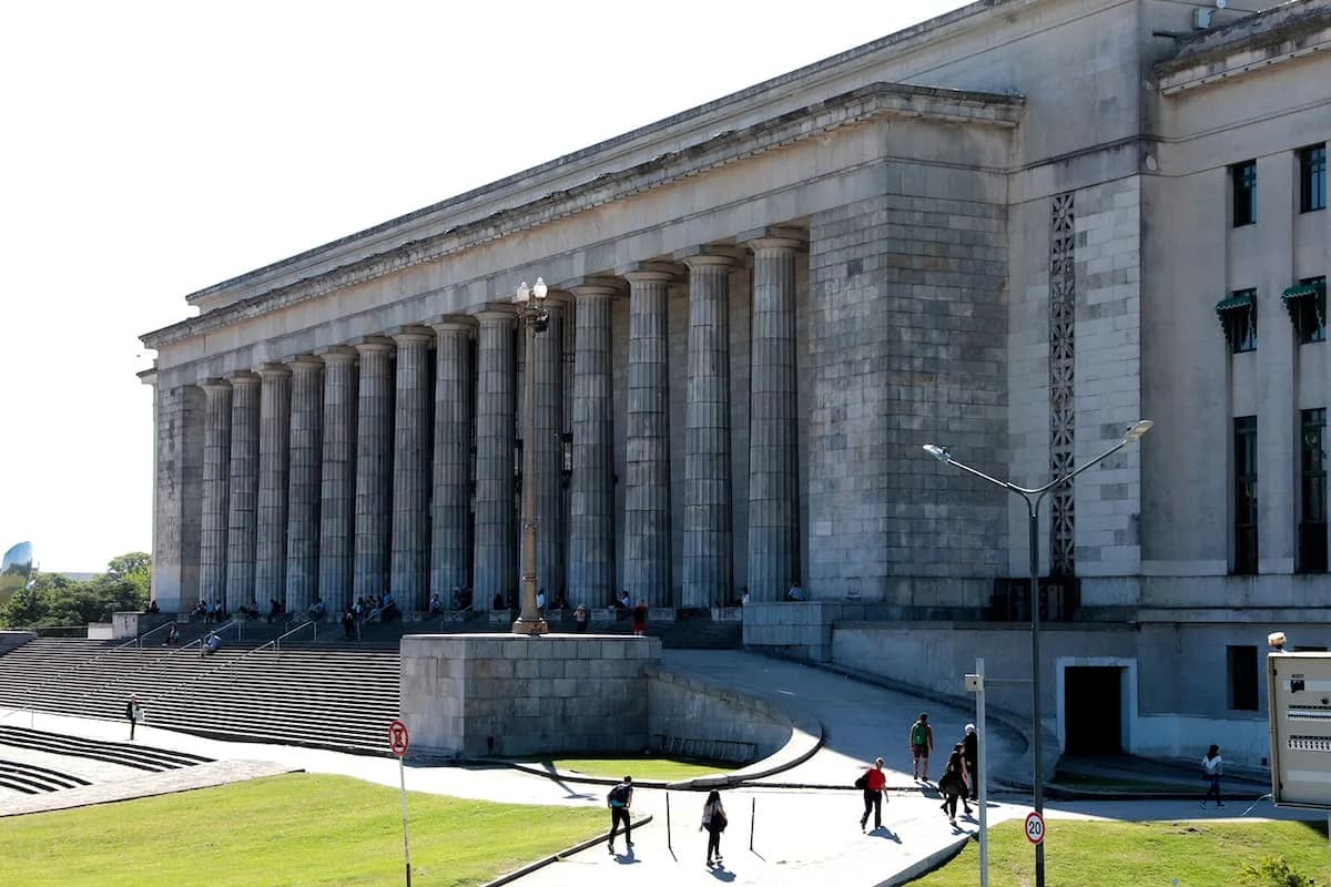 UBA mantiene su posición entre las 100 mejores universidades del mundo