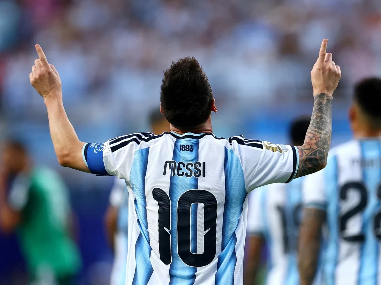 Messi en modo estelar: Argentina vence a Argelia con tres goles