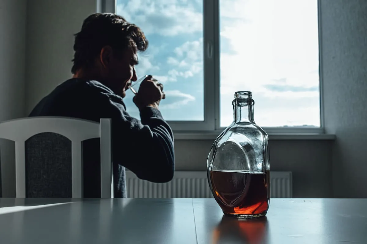 El alcohol y las vitaminas ocultas: cómo un diagnóstico tardío casi cuesta una vida
