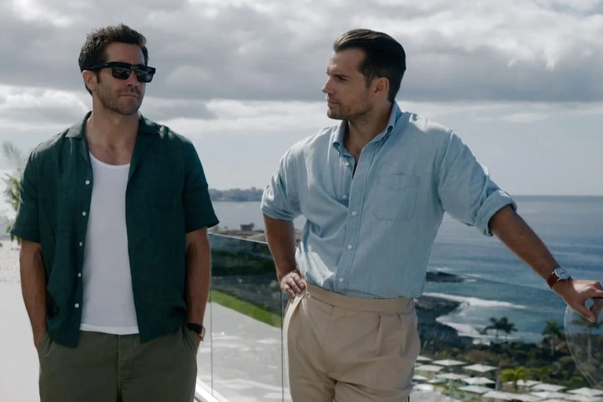 En la zona gris: un thriller sin brújula con Cavill y Gyllenhaal