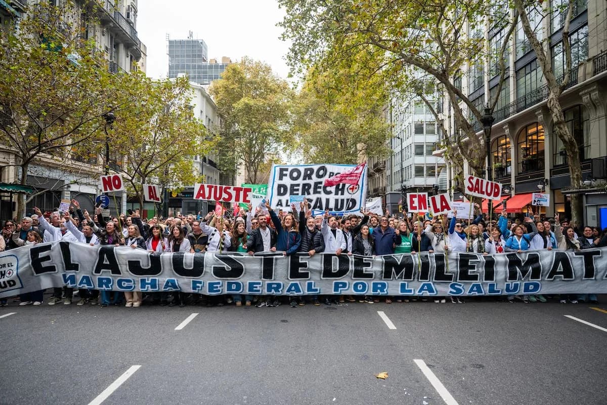 Marcha federal por la salud: denuncian vaciamiento y enfrentan al Gobierno