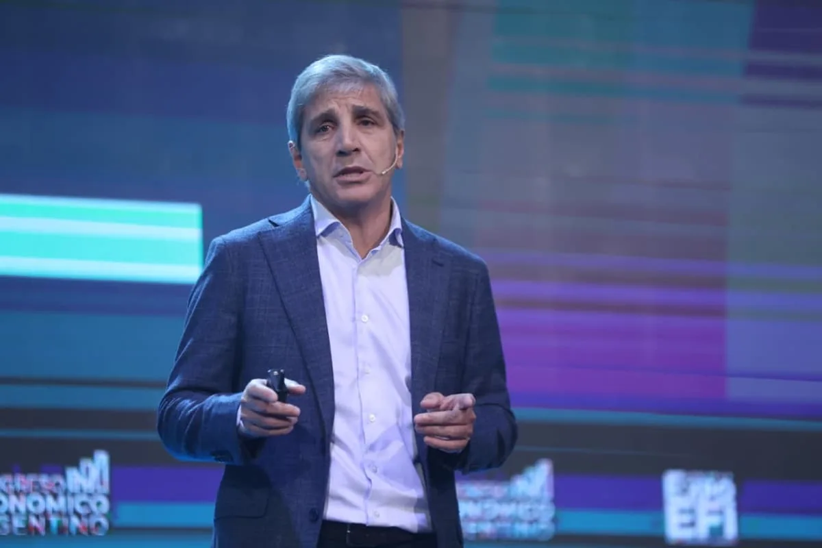 Mientras el mundo se tensa por el petróleo, Argentina aprovecha para emitir deuda