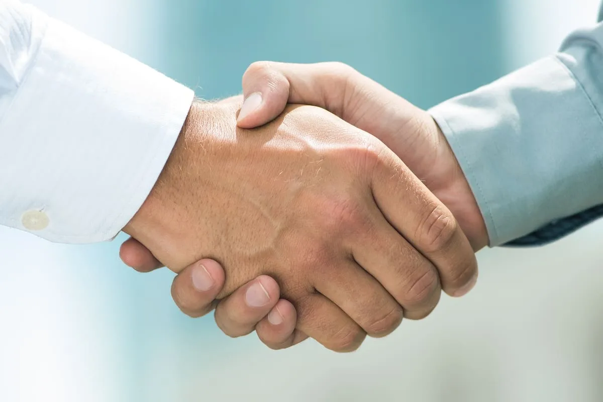 La línea roja entre egoísmo y cooperación: ¿Viveza criolla o generosidad?